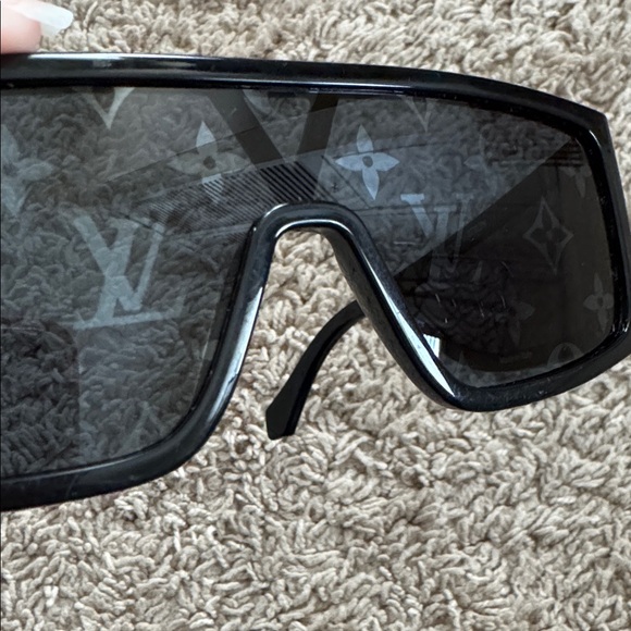 ✨Authentic Louis Vuitton Monogram Sideway Sunglasses - Picture 8 of 11